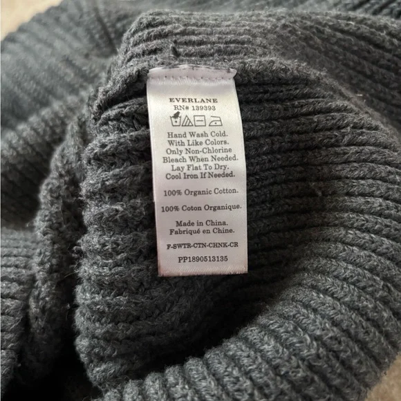 Everlane Dark Charcoal Ribbed Turtleneck Sweater - Picture 8 of 8